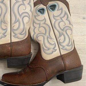 Women’s Ariat squared toe boots